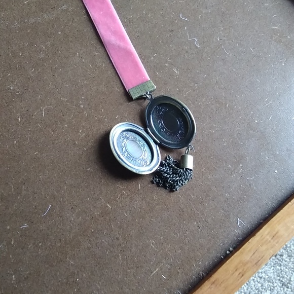 Victorian Like Bookmarks - Picture 5 of 5